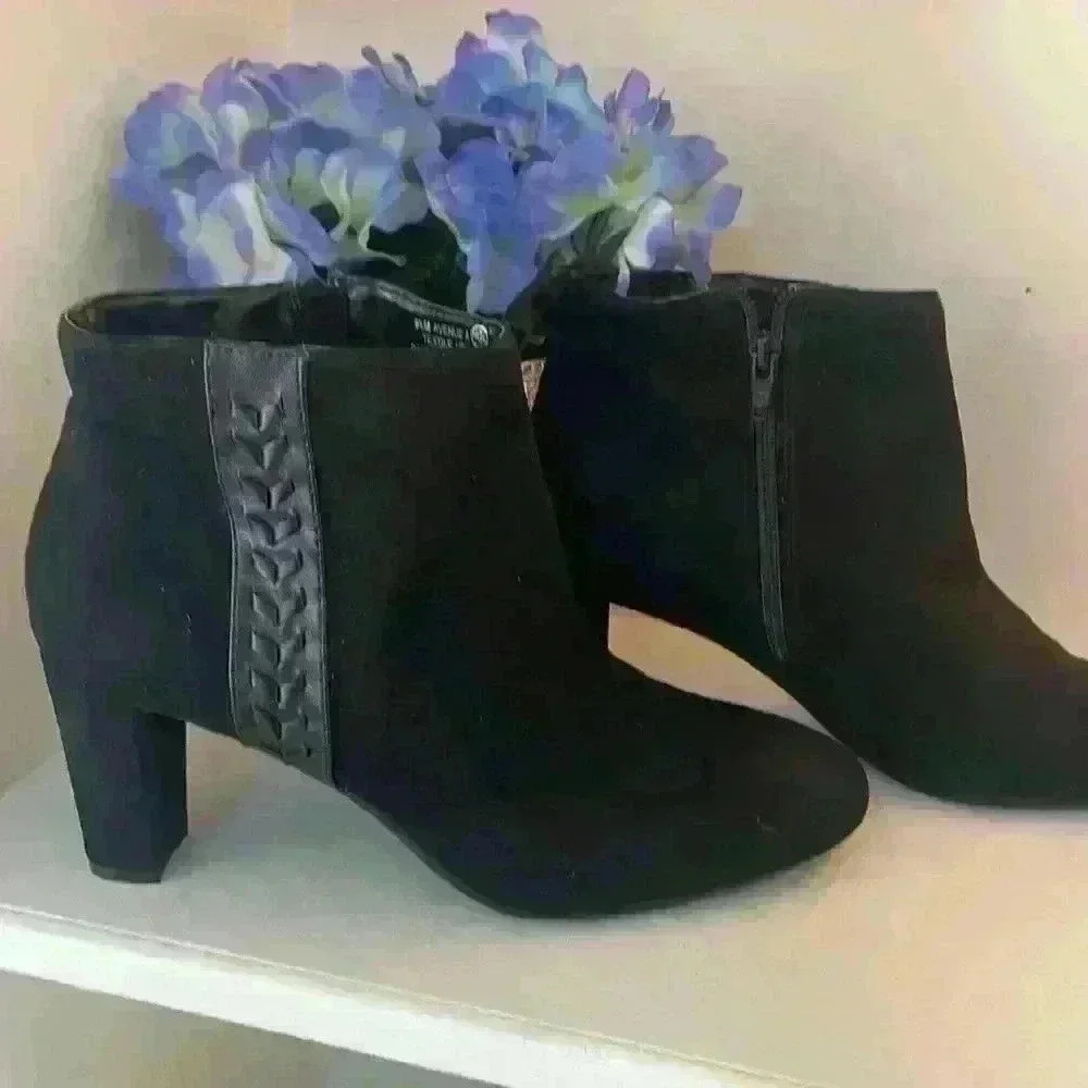 A2Aerosoles Avenue 9.5size Faux leather suede, Heel rest technology, Barely worn